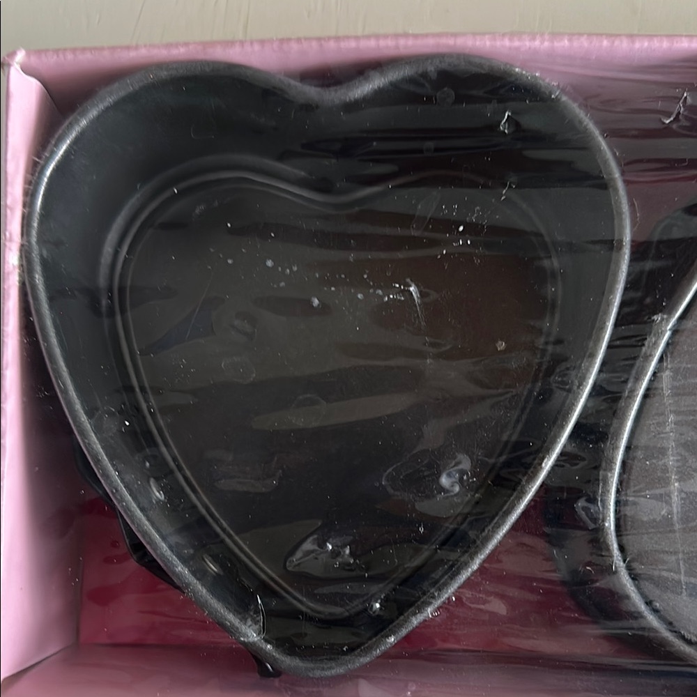 Mini Heart Springform Pan Set - Picture 4 of 4